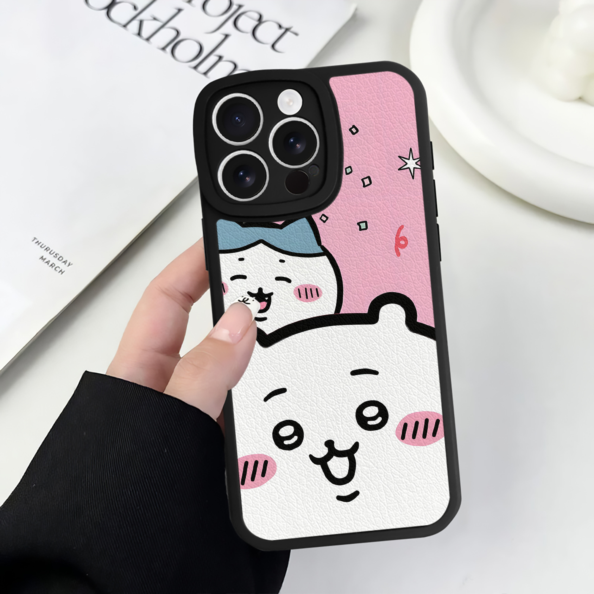 （画像用） ちいかわ Chii-kawa 【iPhone 16シリーズ対応】シリコンスマホケース（レザー調） 材質：シリコン